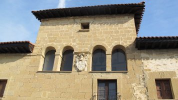 Saenz de Santamaria jauregia, Rivabellosa