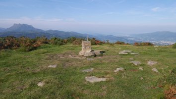 Xoldoko gaina, hondoan Aiako Harria duela