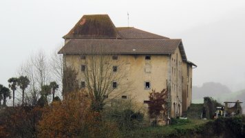 Garro jauregia, Lekorne