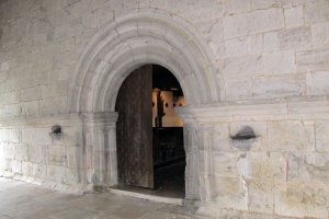 San Fructuoso eliza, Itsasu