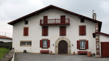 Larria etxea, Azkarate