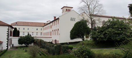 Benediktinoen Monastegia, Ahurti