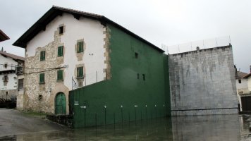 Etxea eta Pelotalekua, Eratsun