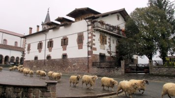 Iruin etxea, Lekaroz