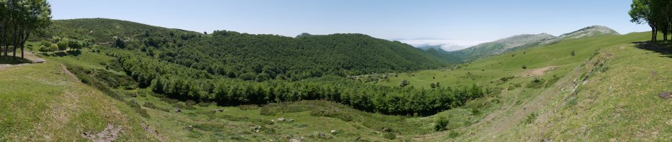 Igaratzako aterpearen ingurutik Enirio aldera begira