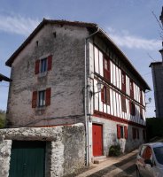 Bikarioenea etxea, Lesaka