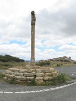 Cruz del saludo gurutzea, Uxue