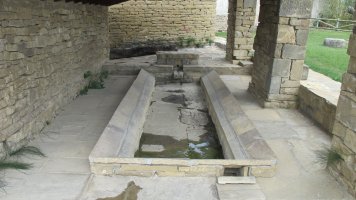 Iturri Zaharra iturria, Leatxe