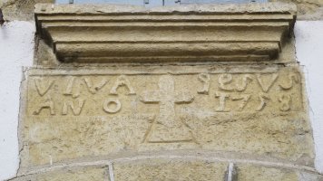 Etxe bateko epigrafia, Leazkue-Anue