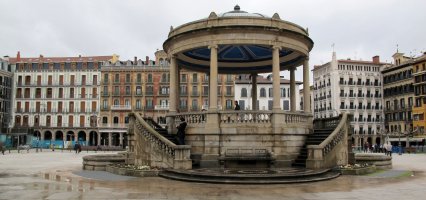Gazteluko Plaza, Iruñea