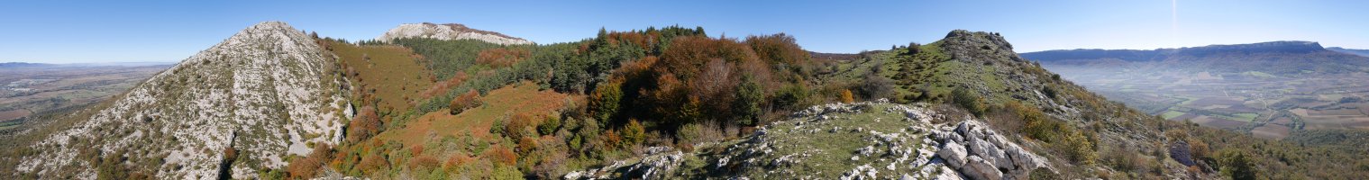 Albeiz eta Atxipi, bien arteko muino batetik