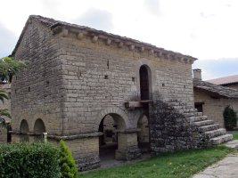 Iratxeta garaia, Iratxeta-Leotz