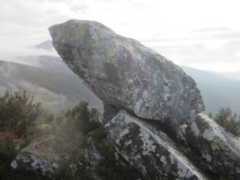 Monolito Aspoarri   (Diciembre 2016)