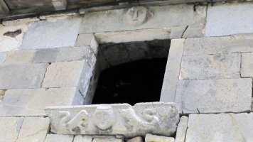 Etxeandia etxea, Espotz-Artzibar