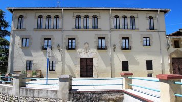 Anderaz jauregia, Abartzuza