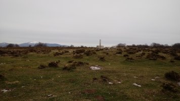 Bertzeta (823m) tontorreko erpin geodesikoa