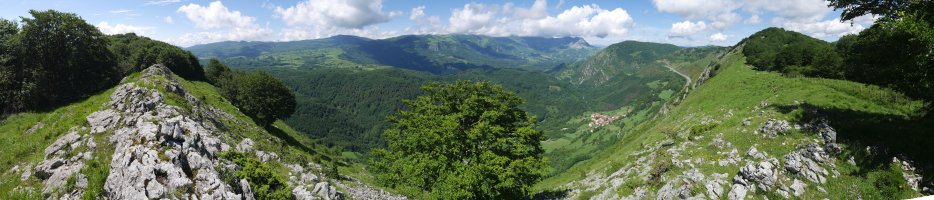 Mergelu eta Atume arteko bizkarreko panoramika