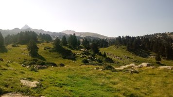 Lehen zatia, hurrunean Aunamendi eta Anelarra