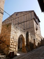 Atari zaharra, Frías