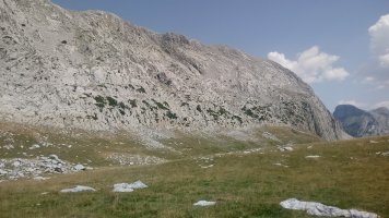 Ezkaurre (2045m) hegoaldetik ikusita