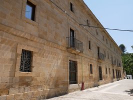 Gurutzearen komentua, Gares