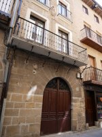 Kale Nagusiko etxea, Gares