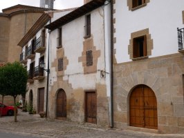 Kale Nagusiko etxeak, Mañeru