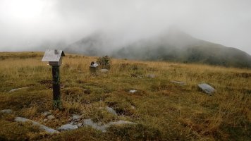 Larrondoa (1702m) tontorra eta postontziak