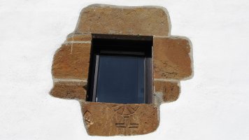 Arotzenea etxeko leihoa, Orokieta-Basaburua