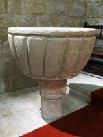 Asunción elizako bataiarria, Larrion-Allin