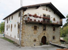 Etxebertzea etxea, Erbiti-Basaburua