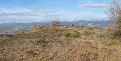 Harrizko talaia bat, Akarregitik hurbil