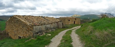 Besollako lehen etxeak