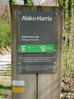 Epelako parkearen sarreran