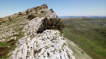 Lezizagoa (1350m) tontorra eta Leziza mendartea