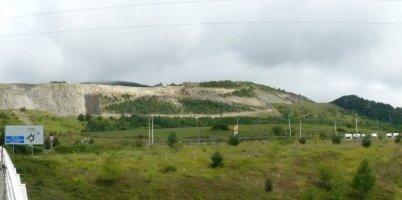 Auntzetako Harria, harrobiek ia erabat janda