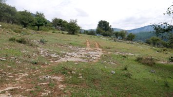 San Donato baselizatik gorako bidea