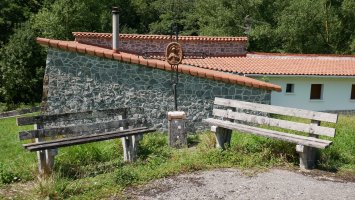 Hilerriaren inguriak, Intza