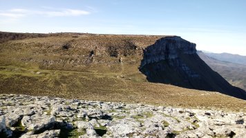 Eskutxi (1185m) Ungino gainetik ikusita