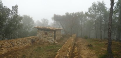 Santa Barbarako gailurra, ehiztarien aterpea eta guzti