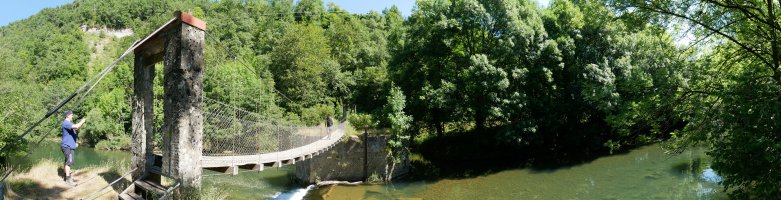 Zubi esekia Irati ibaiaren gainean