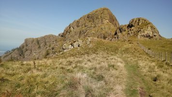 Erroilbide (837m) mendebaldetik igotzen