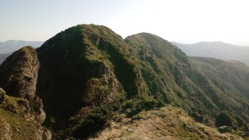 Hirumugarrieta (811m) eta Erroilbide (837m) ekialdetik
