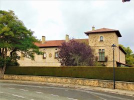 Iturrate Jauregia, Sarrian