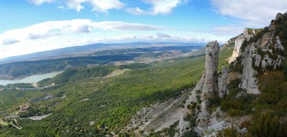 Monolito ikusgarria Rallar azpian