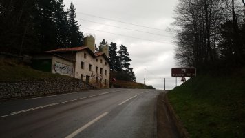 Deskarga (492m) mendatea