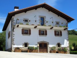 Etxea, Eritzegoiti-Atetz