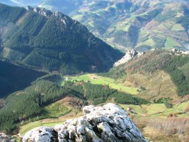 Aitzarteko bailararen sarrera Intzartzuko tontorretik