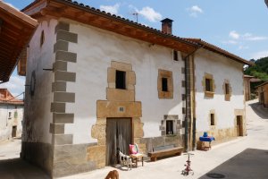 Goikara auzoko etxeak, Apilaiz