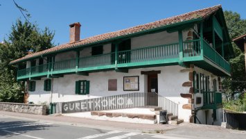 Iamotenea etxea, Bera